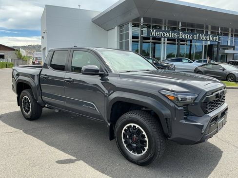 Used 2024 Toyota Tacoma TRD Off-Road AWD/4WD image 6