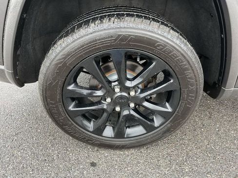 Used 2018 Jeep Grand Cherokee Altitude AWD/4WD image 20
