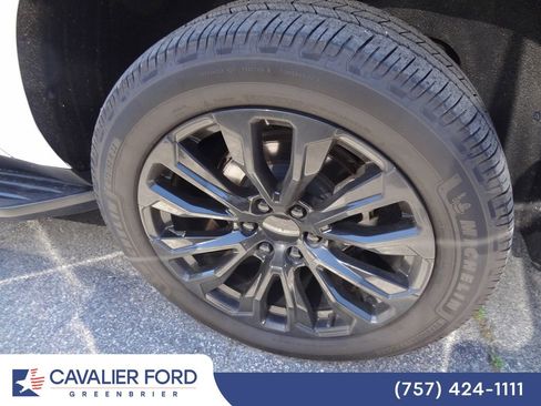 Used 2022 GMC Yukon XL Denali AWD/4WD image 12