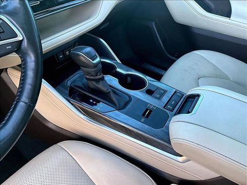 Used 2020 Toyota Highlander Limited image 15