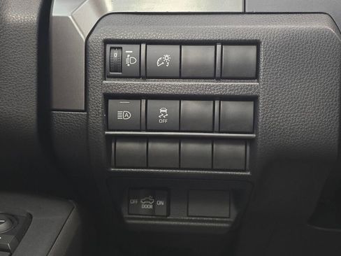 Used 2024 Toyota Tacoma TRD Off-Road AWD/4WD image 29