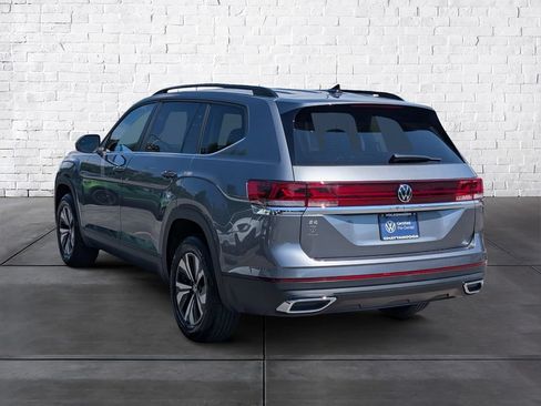 Certified 2025 Volkswagen Atlas SE FWD image 5