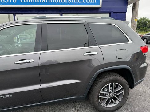 Used 2018 Jeep Grand Cherokee Limited AWD/4WD image 2