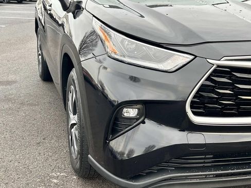 Used 2021 Toyota Highlander XLE image 11