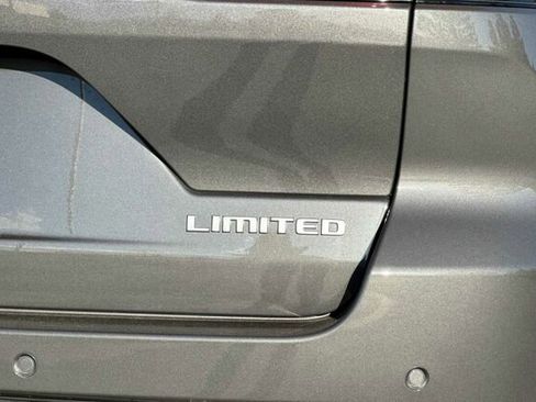 New 2025 Jeep Grand Cherokee Limited image 24