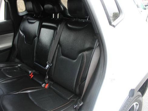 Used 2023 Jeep Compass Limited w/ Sun and Sound Group AWD/4WD image 14