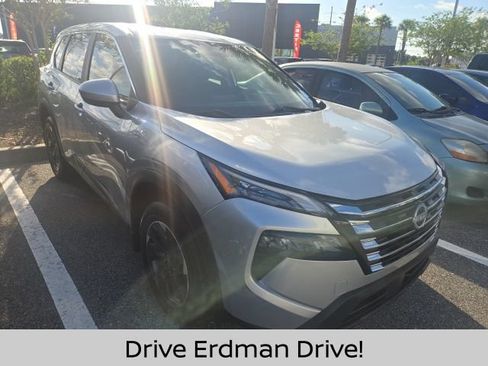 Certified 2024 Nissan Rogue SV FWD image 1