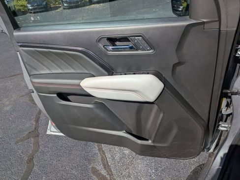 Used 2023 GMC Canyon AT4X image 9