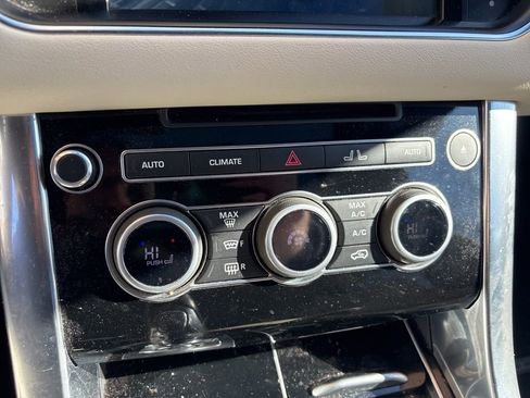 Used 2016 Land Rover Range Rover Sport HSE image 18