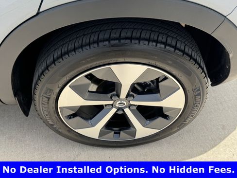 Used 2023 Volvo XC40 B5 Plus w/ Driver Assist Package AWD/4WD image 9