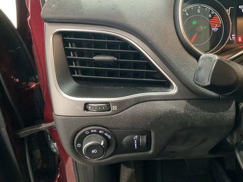 Used 2019 Jeep Cherokee Latitude w/ Popular Appearance Group image 7