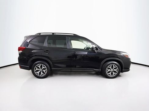 Used 2019 Subaru Forester Premium AWD/4WD image 8