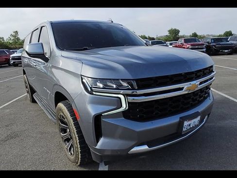 Used 2022 Chevrolet Suburban LS w/ Driver Alert Package AWD/4WD image 2