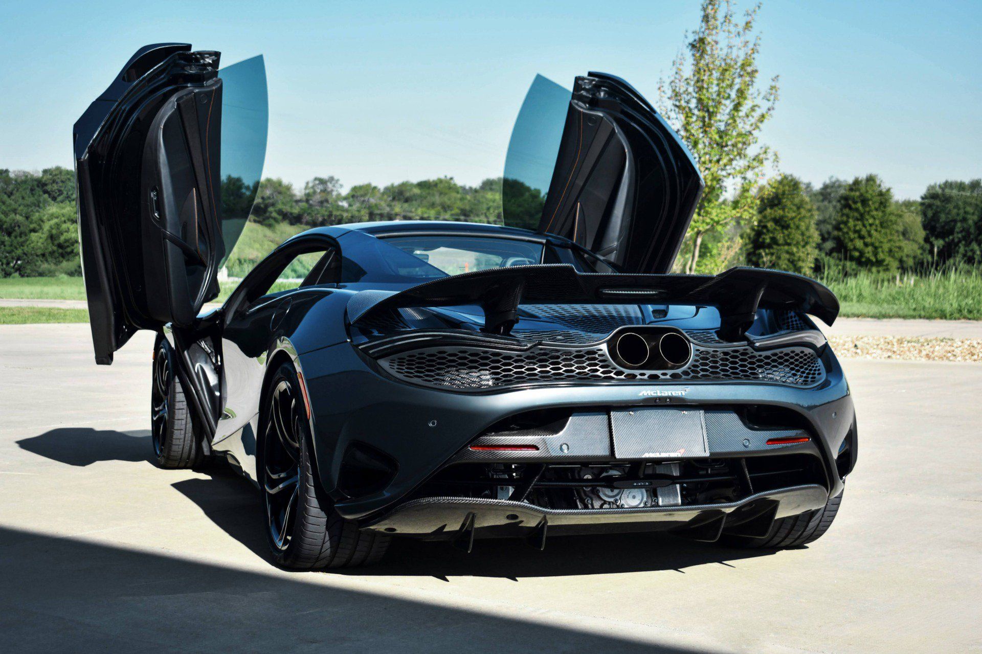 Used 2024 McLaren 750S Spider RWD image 5