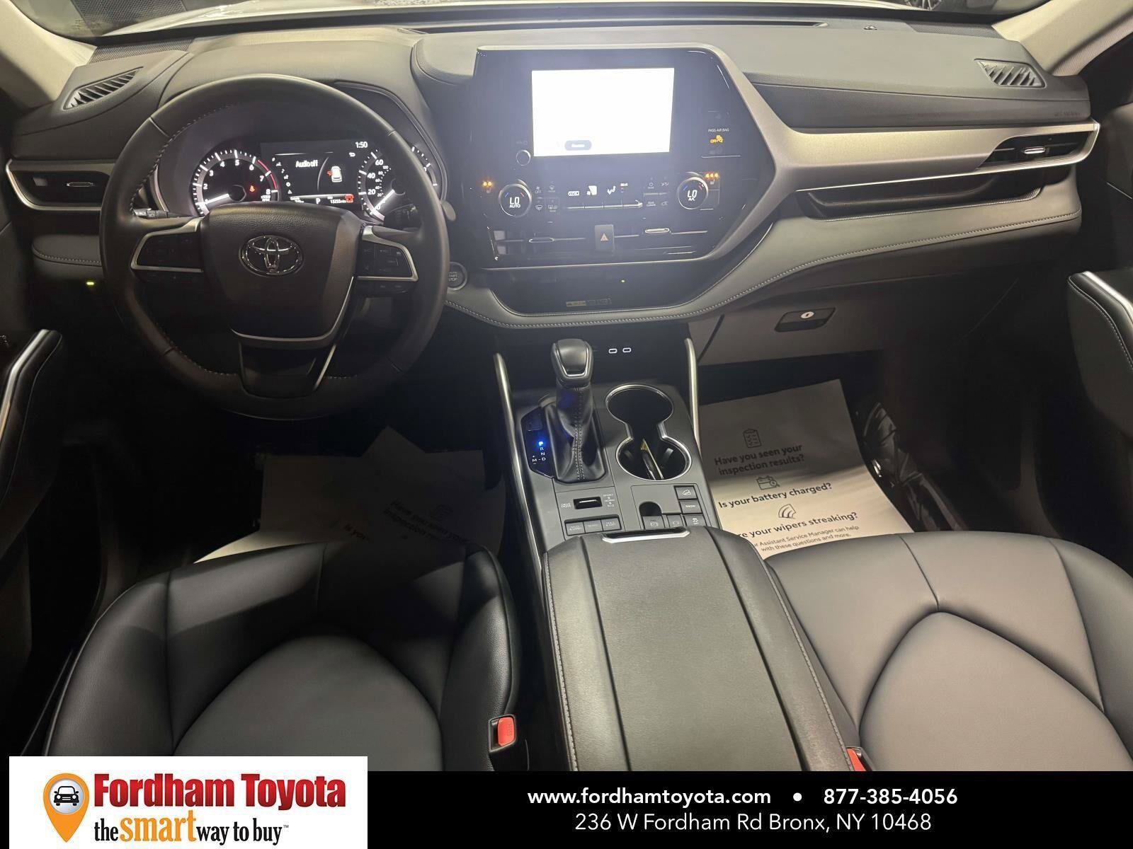 Used 2023 Toyota Highlander XLE AWD/4WD image 23