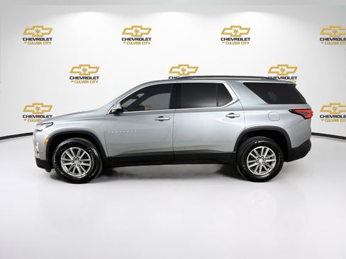 Used 2023 Chevrolet Traverse LT FWD image 5