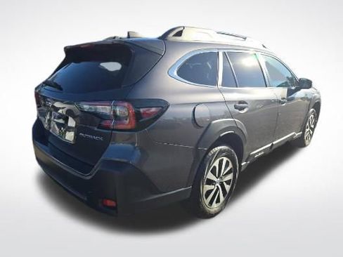 Used 2024 Subaru Outback Premium AWD/4WD image 4
