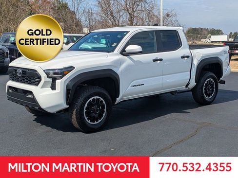 Certified 2025 Toyota Tacoma TRD Off-Road image 8