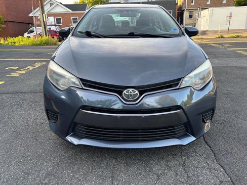 Used 2015 Toyota Corolla LE FWD image 2