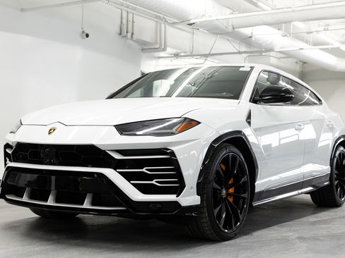 Used 2021 Lamborghini Urus image 1