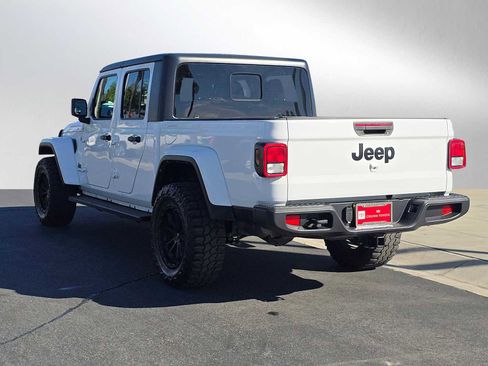 Used 2021 Jeep Gladiator Sport image 5