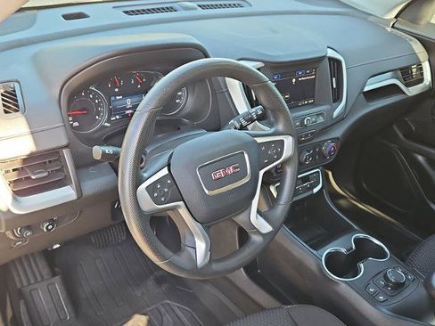 Used 2023 GMC Terrain SLE w/ Driver Convenience Package image 9