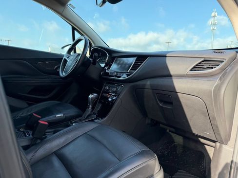 Used 2018 Buick Encore Essence FWD image 32