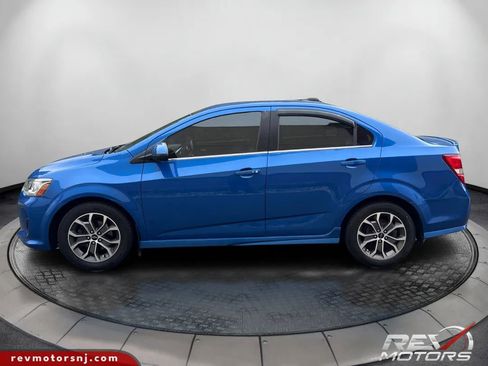 Used 2019 Chevrolet Sonic LT w/ Convenience Package FWD image 2