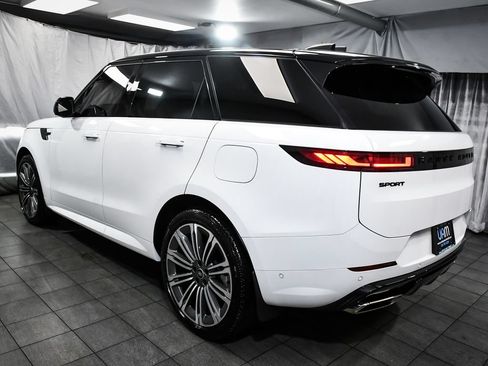 Used 2025 Land Rover Range Rover Sport Dynamic SE AWD/4WD image 4