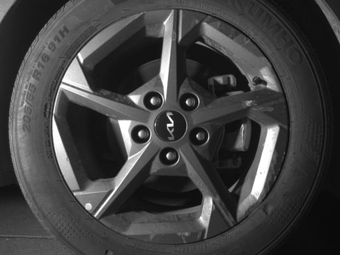 Used 2025 Kia K4 LXS image 13