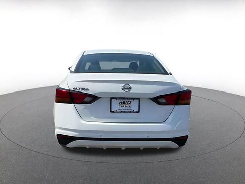 Used 2025 Nissan Altima 2.5 SV FWD image 10