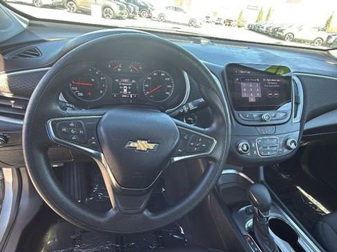 Used 2024 Chevrolet Malibu LT image 18