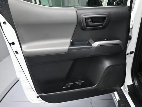Used 2022 Toyota Tacoma SR5 AWD/4WD image 58