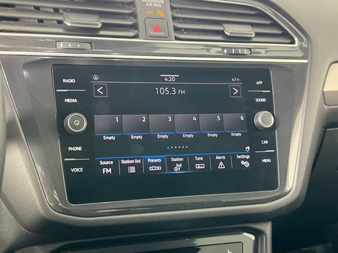 Used 2022 Volkswagen Tiguan SE AWD/4WD image 14