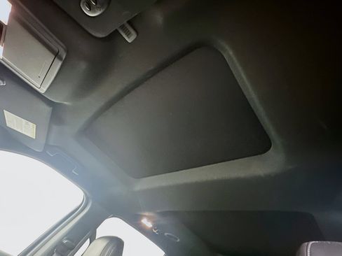Used 2019 Ford Explorer XLT w/ Equipment Group 202A AWD/4WD image 26