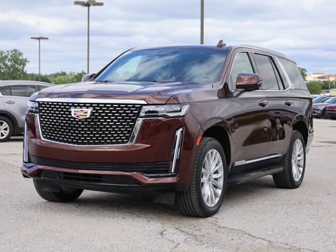 Used 2023 Cadillac Escalade Luxury AWD/4WD image 6