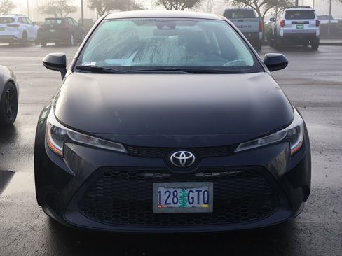 Used 2020 Toyota Corolla LE image 9