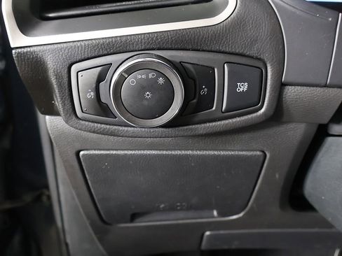 Used 2024 Ford Edge SE image 33