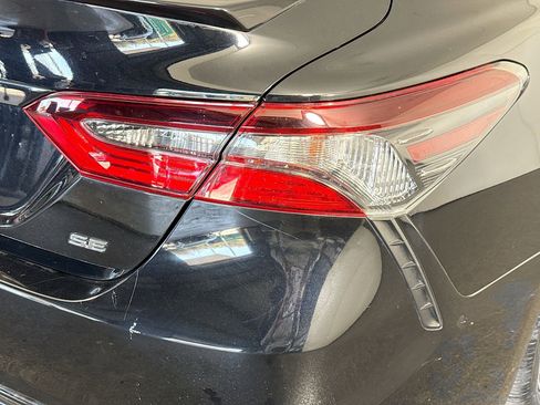 Used 2021 Toyota Camry SE image 33