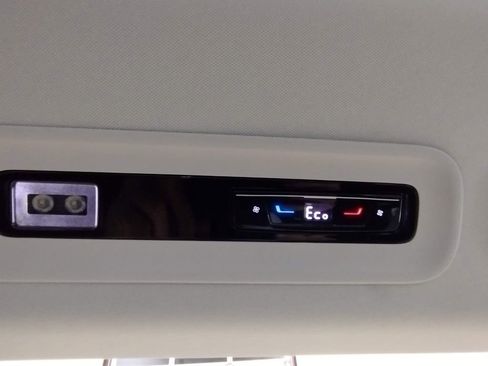 New 2025 Volkswagen ID. Buzz Pro S Plus image 38