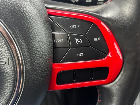 Used 2017 Jeep Compass Trailhawk w/ Leather Interior Group AWD/4WD image 65