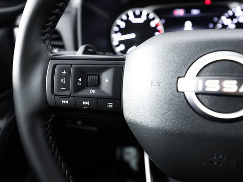 Used 2026 Nissan Rogue SV AWD/4WD image 32
