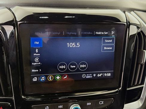 Used 2022 Chevrolet Traverse LT image 15