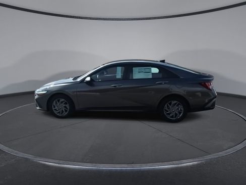 New 2026 Hyundai Elantra Blue image 5