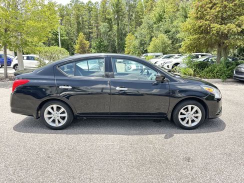 Used 2017 Nissan Versa FWD image 6