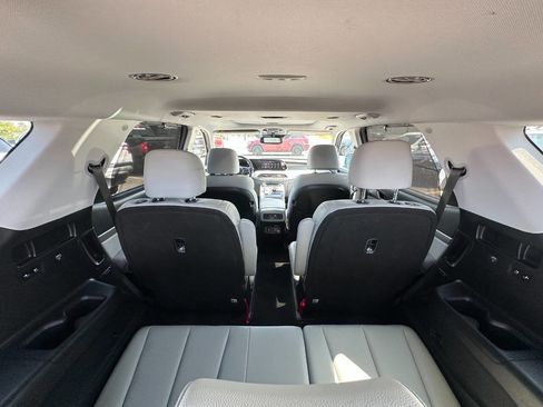 Used 2021 Hyundai Palisade SEL w/ Premium Package image 8