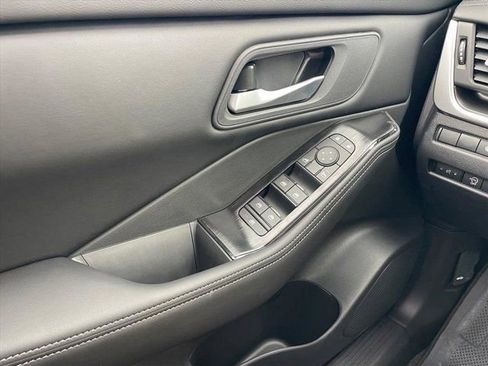 New 2026 Nissan Rogue SV image 11