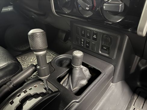Used 2008 Toyota FJ Cruiser 4WD image 12
