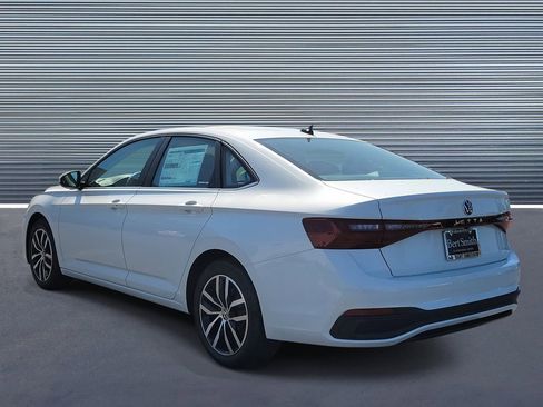 New 2026 Volkswagen Jetta SE image 4