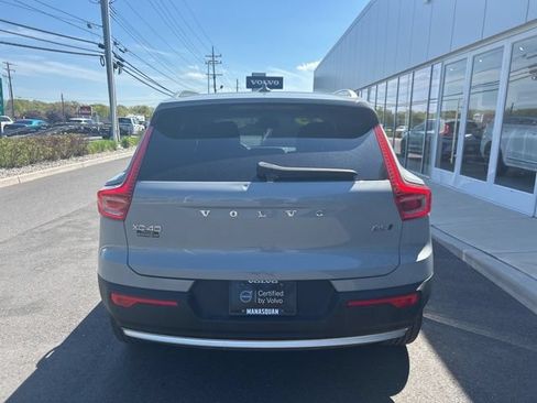 Certified 2025 Volvo XC40 B5 Plus AWD/4WD image 4